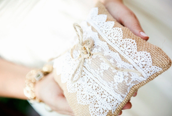 Find your inspiration Current Trend: Burlap & Lace